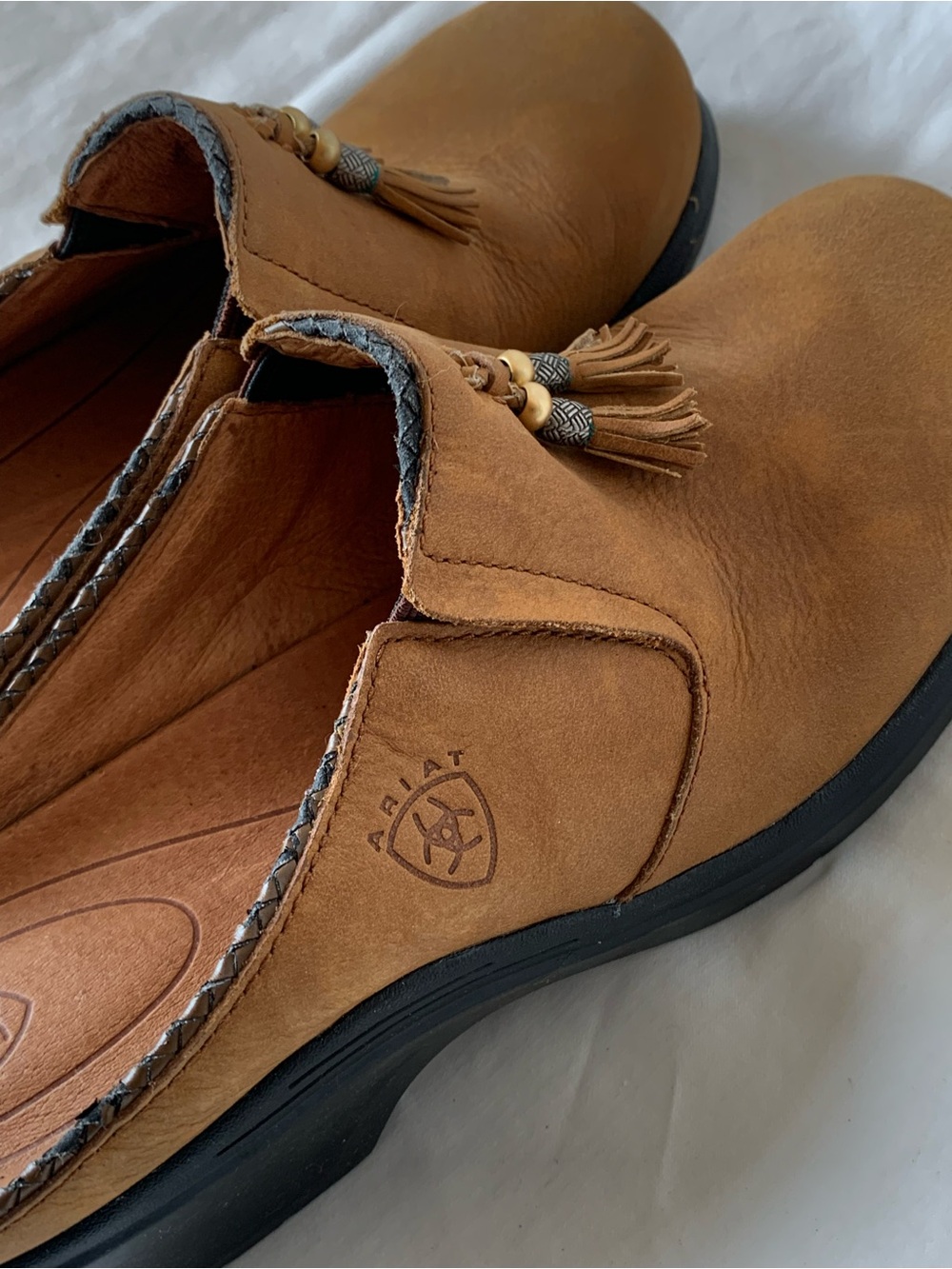 🌻EUC🌻 ARIAT Tan Leather Tassel Clog Mules